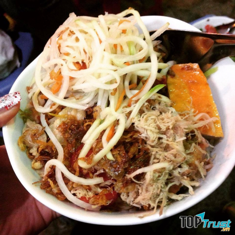 Xôi sườn cay Nguyễn Khang