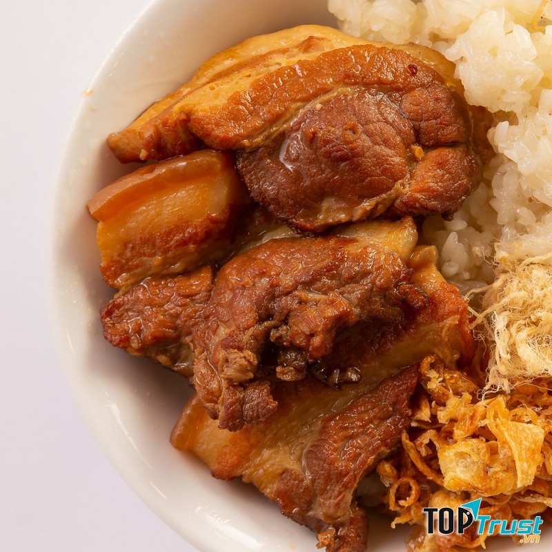 Xôi thịt kho tàu