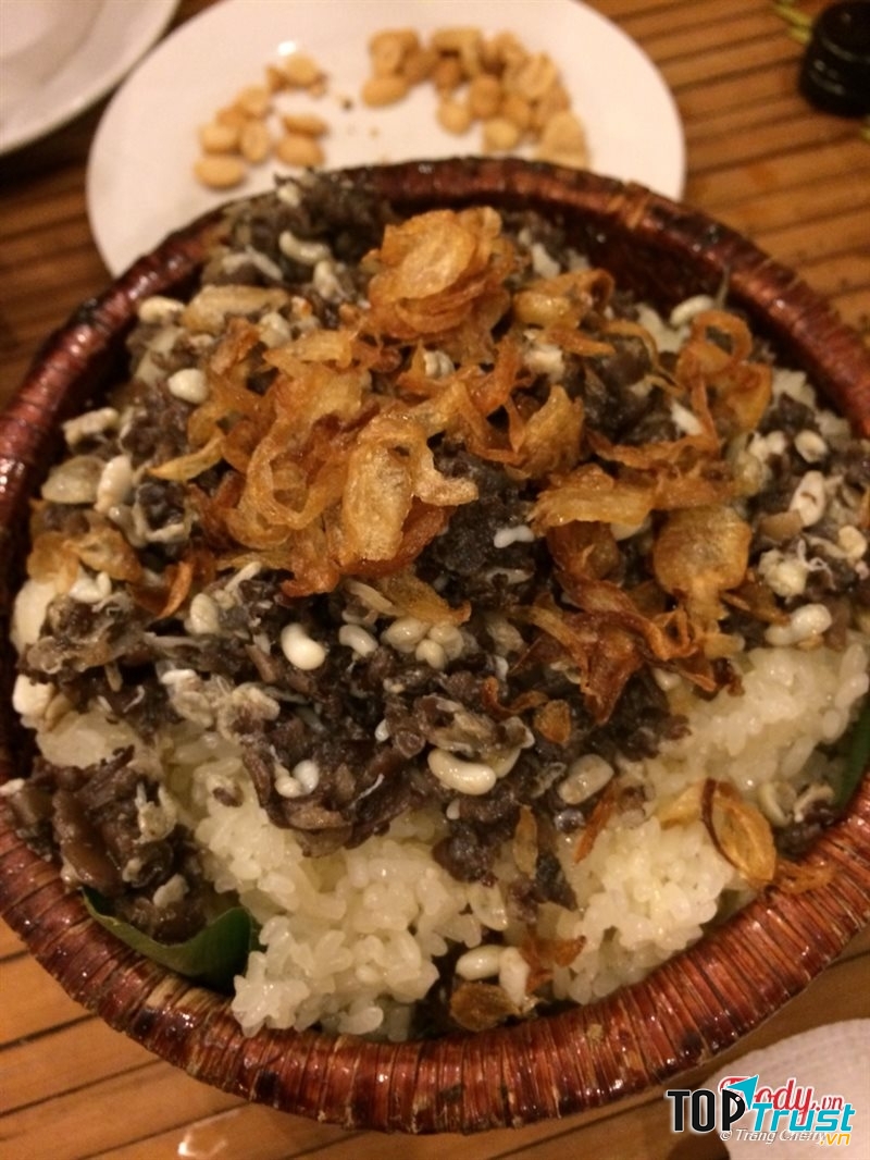 Xôi Trứng Kiến