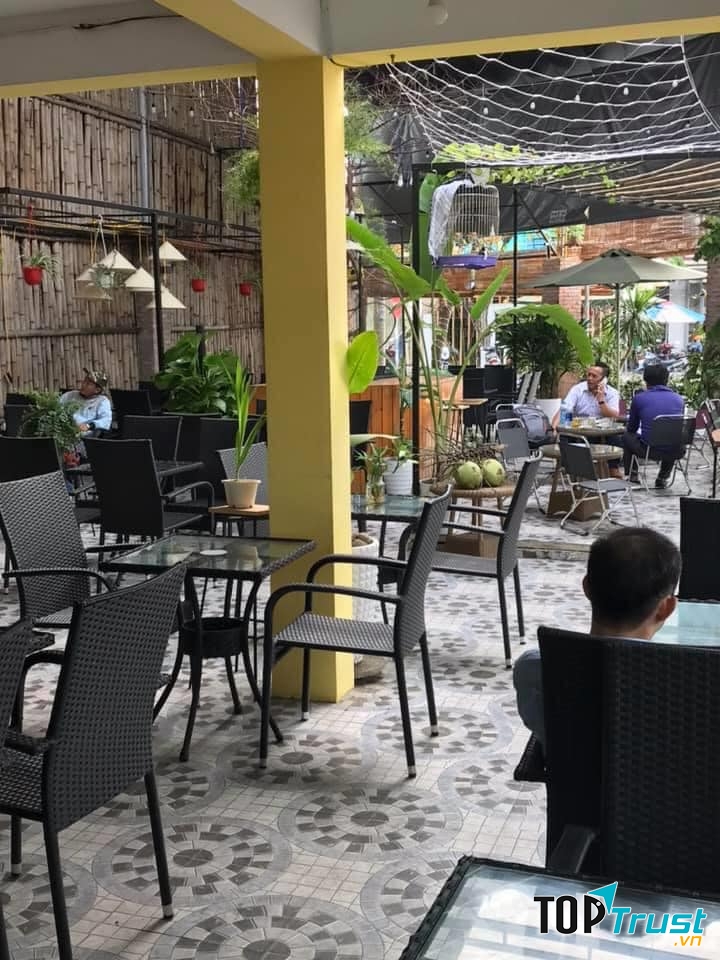 XOM Coffee & Milktea