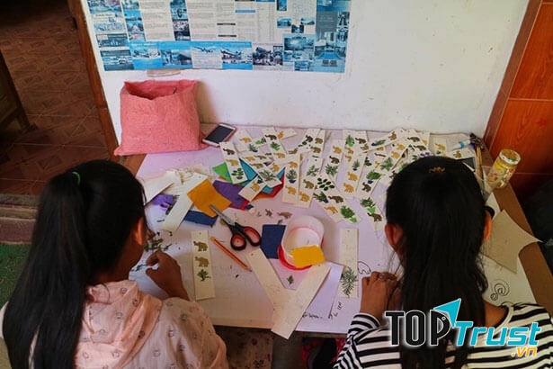 Xóm làm giấy Ban Xang Khong