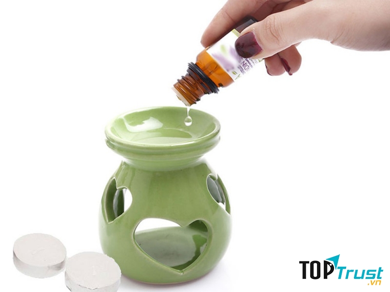 Xông tinh dầu tràm trong phòng thường xuyên, nhất là trong mùa đông.