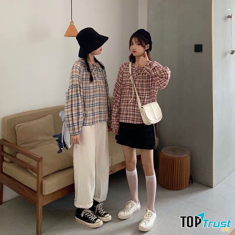 Sức hút mạnh mẽ của shop nằm ở cái chất rất riêng của những mẫu quần áo đa dạng