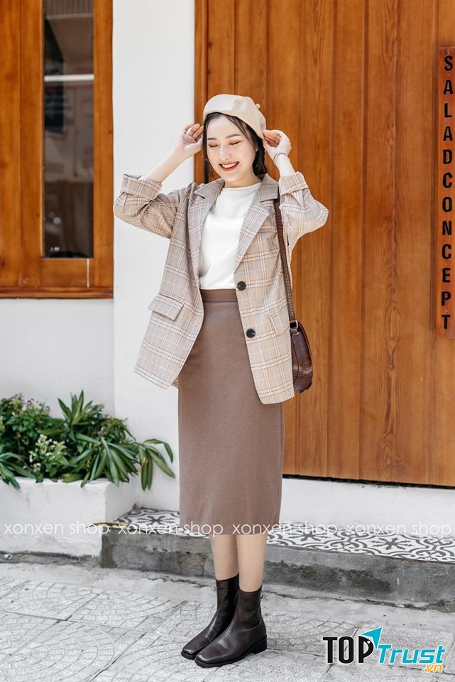 Shop chuyên về quần áo cho tuổi teen nên đa số quần áo mang phong cách cute dễ thương, giá quần áo khá mềm