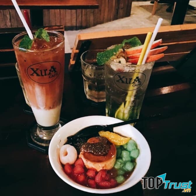 Bật mí đồ uống và đồ ăn vặt tại Xưa Cafe cũng rất hấp dẫn nữa đấy nhé