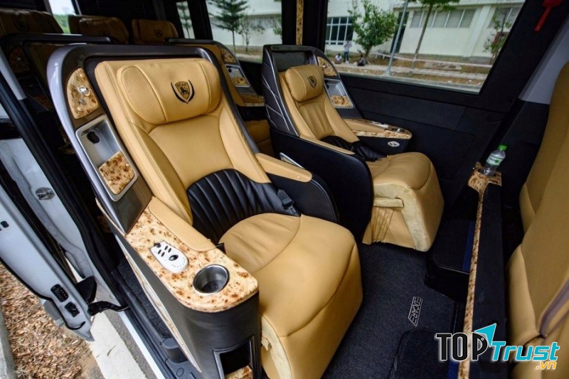 Xe limousine Xuân Tráng
