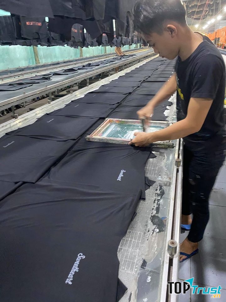 Xưởng Áo Trường Quân