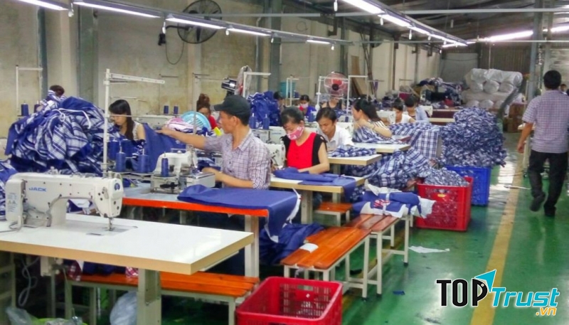 Đội ngũ nhân công lành nghề, có nhiều năm kinh nghiệm trong lĩnh vực quần áo may mặc - Hình minh họa