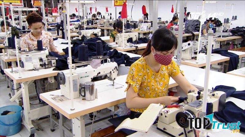 Đội ngũ nhân công đông đảo, có thể may theo mẫu thiết kế sẵn - Hình minh họa