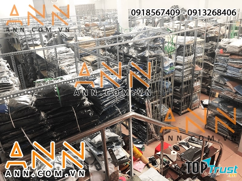 Xưởng hoạt động với quy mô rất lớn có đến 4500 khách sỉ, diện tích lên tới 500m2