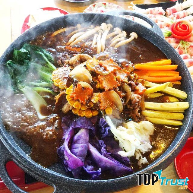 Món ăn hấp dẫn tại nhà hàng