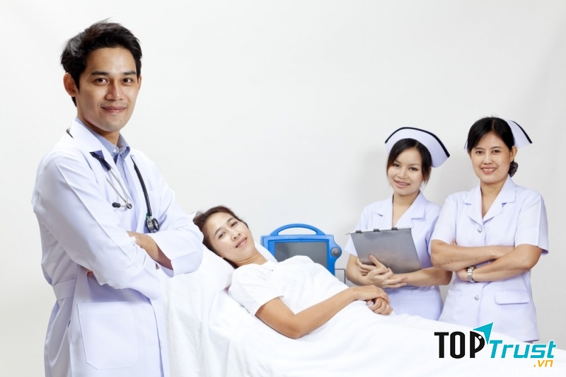 Bác sĩ, y tá, hộ lý là những ngành học không bao giờ hết hot trong xã hội hiện đại