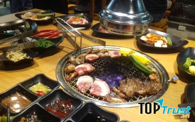 Nướng Nhật Bản với nhiều đồ ăn hấp dẫn