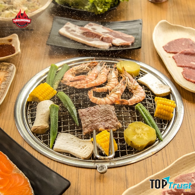 Buffet hấp dẫn tại nhà hàng