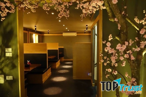 Không gian vô cùng ấm cúng tại quán