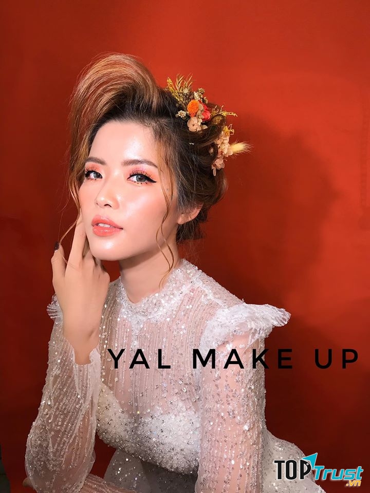 Yal Trần Academy (Trần Tuyền Makeup)