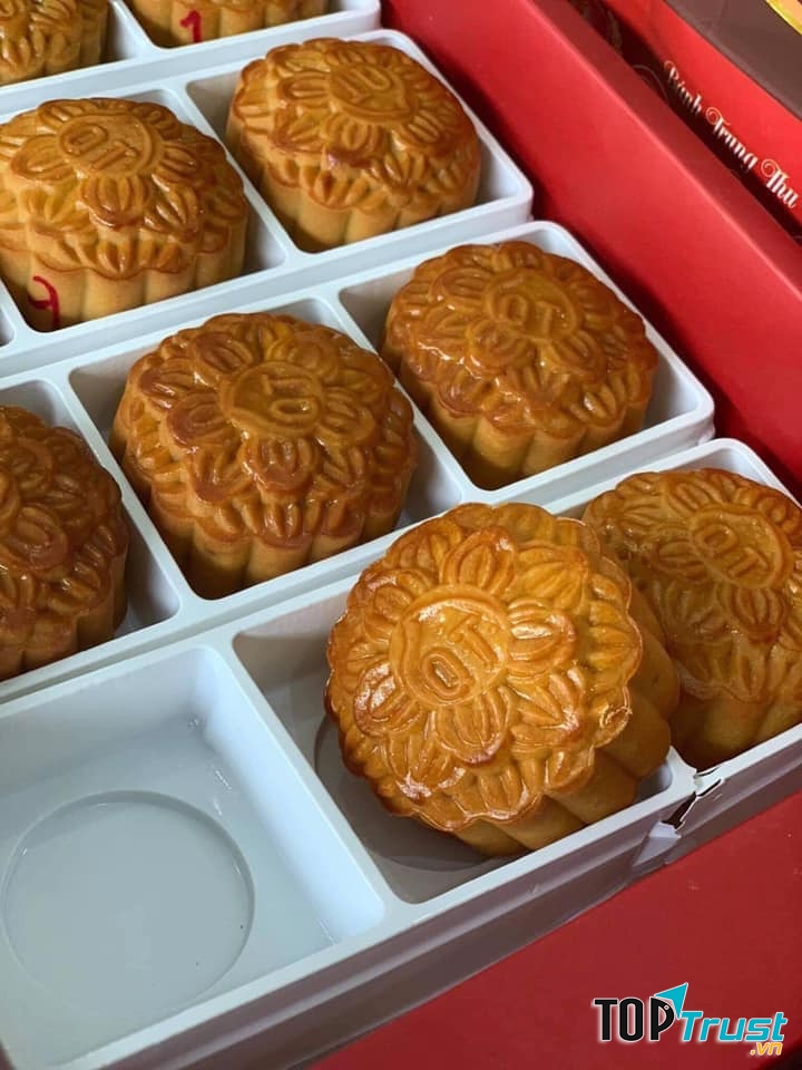 Bánh Trung thu tại Yaourt Shop rất đa dạng về mẫu mã, hương vị