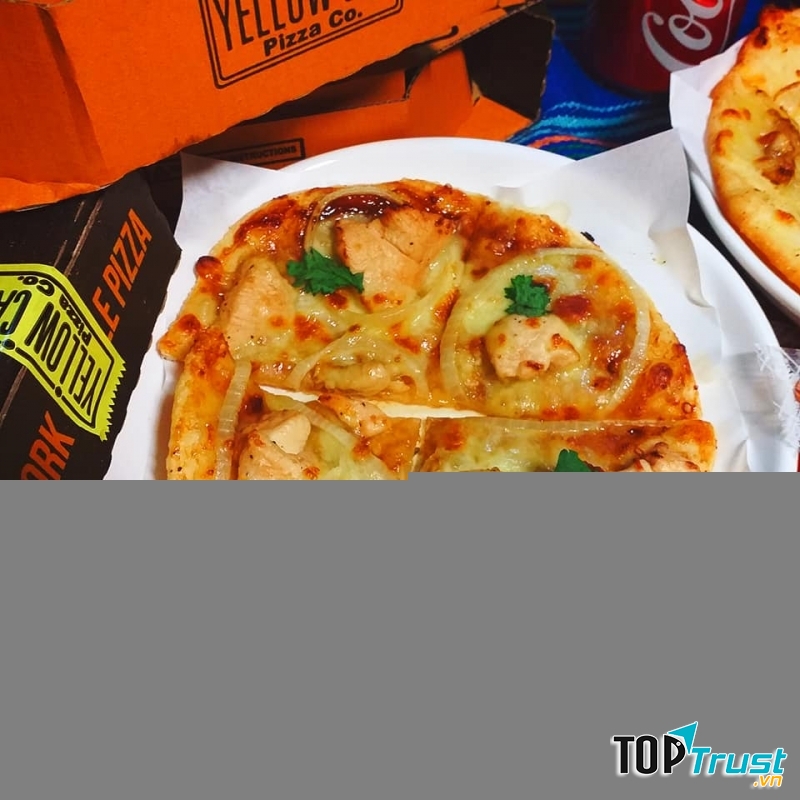 Không gian trẻ trung nhẹ nhàng cũng là một điểm cộng rất lớn khác ở cửa hàng pizza này.