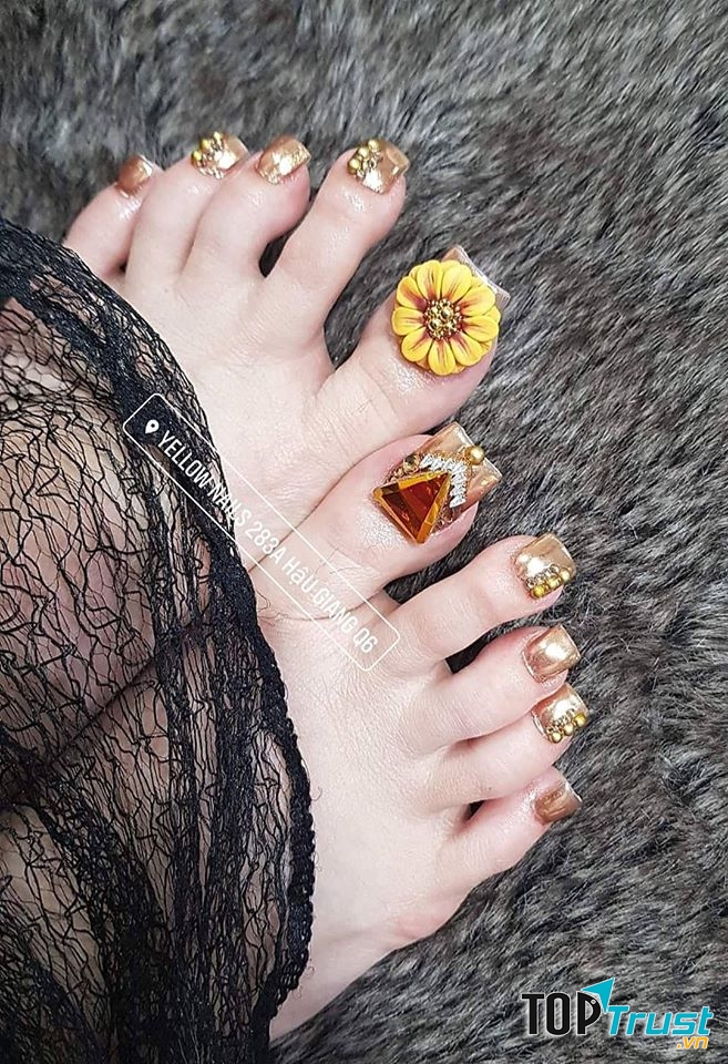 Mẫu nail dành cho bàn chân ấn tượng