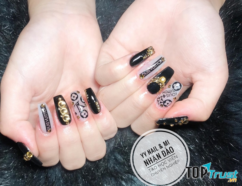Yên Yên Nail cũng là một trong những cái tên được nhắc đến đầu tiên mỗi khi có ai đó đang cần tư vấn nên làm nail ở đâu tại Đắk Mil - Đắk Nông
