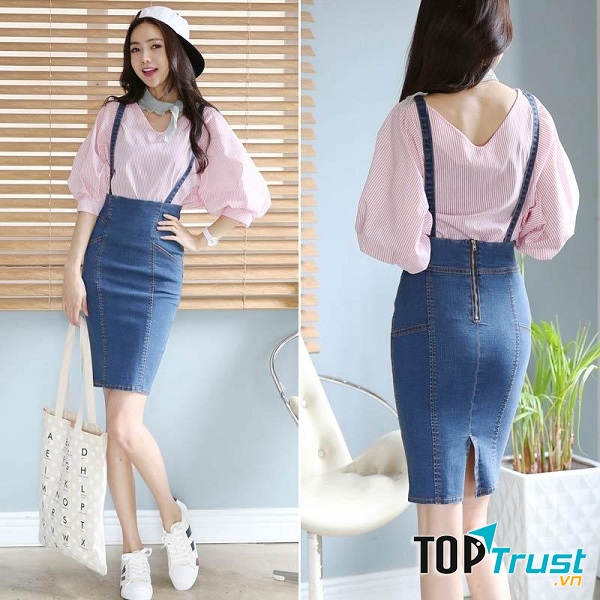 Váy yếm với giày thể thao.