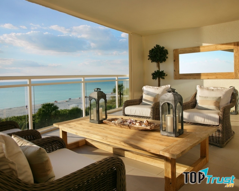 Cửa sổ hướng ra ngồi nơi có gió thông thoáng cho ngôi nhà