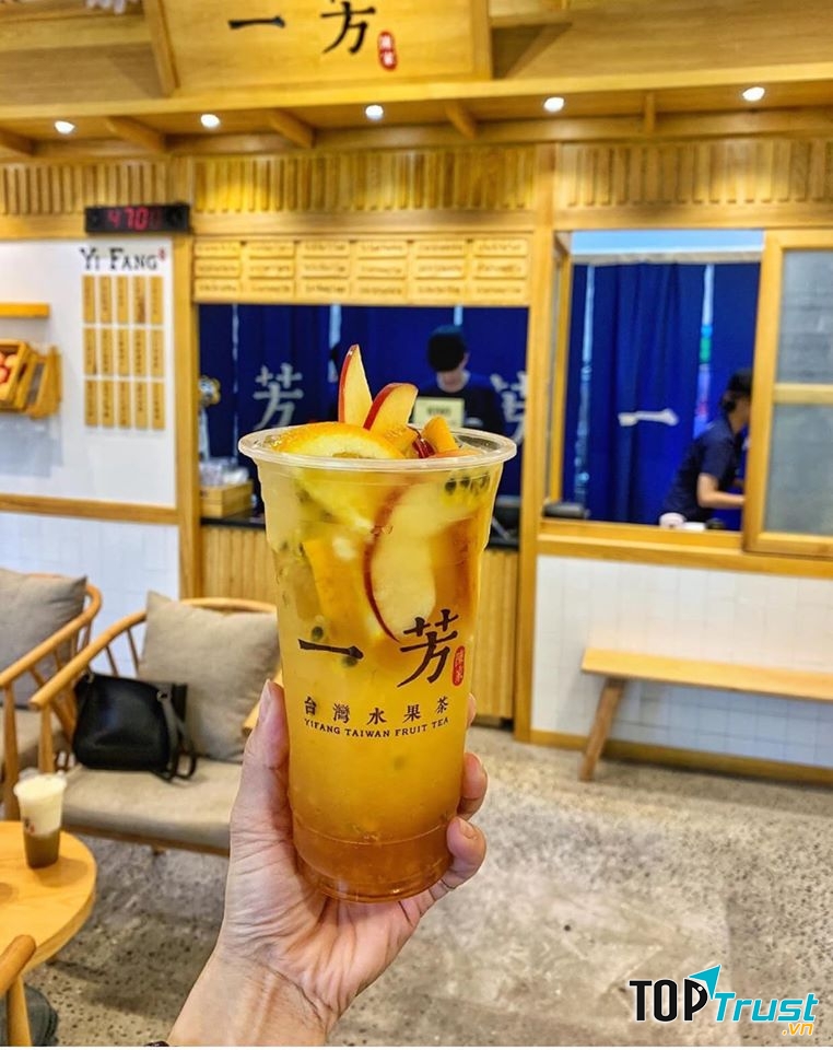 Bằng sự tâm huyết, Yifang đã và đang phục vụ thực khách những ly trà trái cây hảo hạng tinh chất từ trái cây thiên nhiên