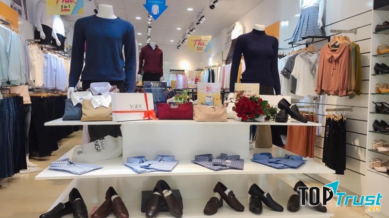 Tại Yody Hoà Bình, ngoài bộ sưu tập đồ nam phong phú thì đồ nữ cũng nhiều mẫu mã và chất liệu