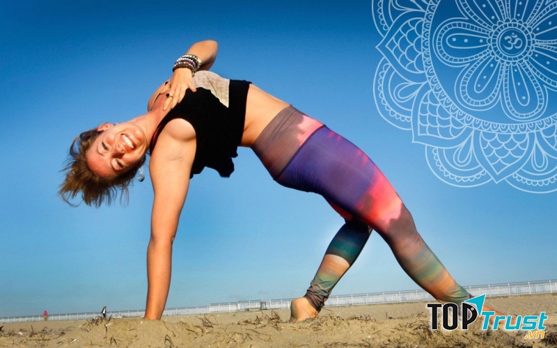 Tập Yoga hoạt động toàn bộ cơ thể.