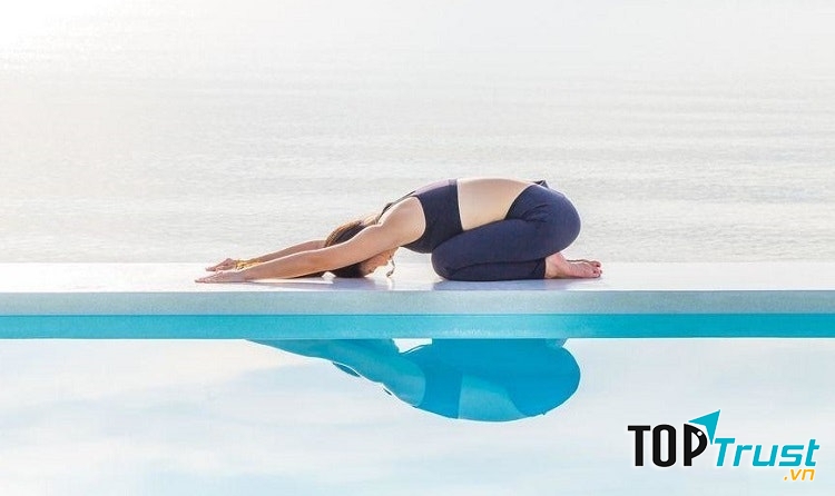 Lợi ích của yoga là tăng cường độ dẻo dai của cơ thể bởi các động tác không đòi hỏi phải căng cơ thường xuyên