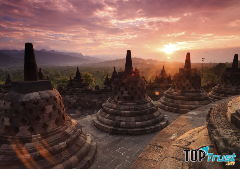 Thành phố cổ tại Yogyakarta được xem là trung tâm văn hóa của Indonesia nhiều kiến trúc nghệ thuật đặc sắc