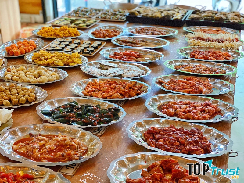 Tất cả đều trải qua quá trình lựa chọn nguyên liệu kĩ lưỡng và chế biến sạch sẽ