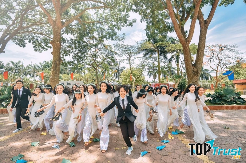 Young Style - Địa chỉ chụp hình kỷ yếu đẹp và chất lượng nhất Hà Nội