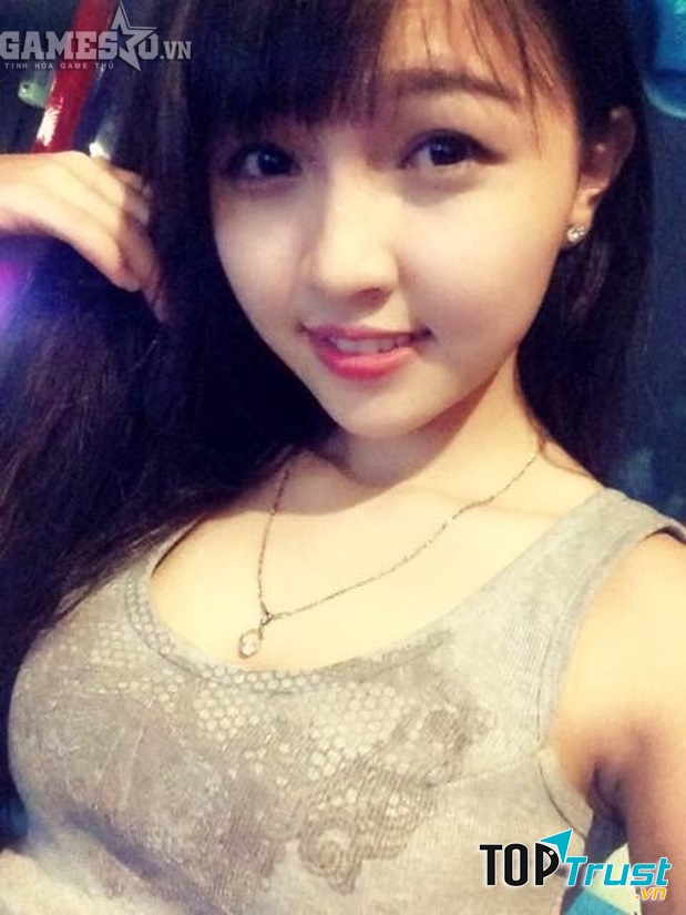 Nữ streamer kiêm game thủ Yuri