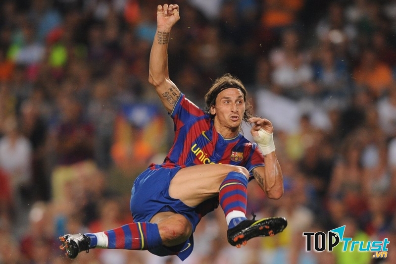 Zlatan Ibrahimovic: Internazionale sang Barcelona, 2009 giá 57 triệu bảng