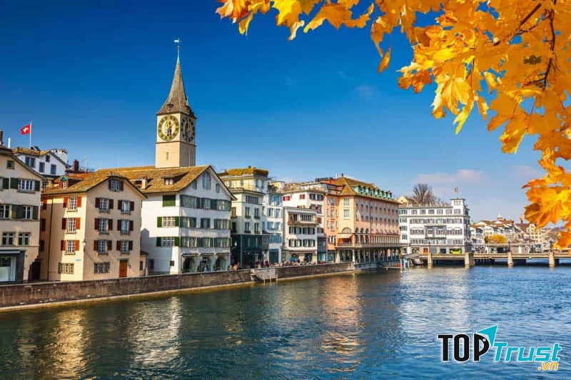 Zurich lá vàng trong những ngày thu lãng mạn