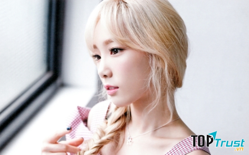 Ảnh so sánh mặt mộc và sau khi trang điểm của sao Hàn