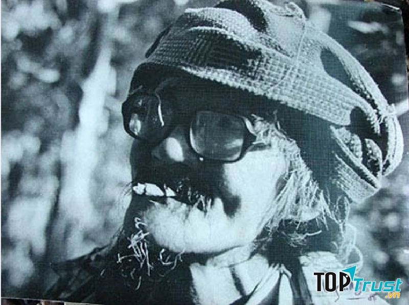 Bài thơ hay của nhà thơ Bùi Giáng