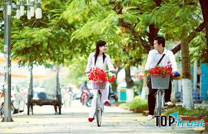 Bài thơ hay viết về tình yêu tuổi học trò