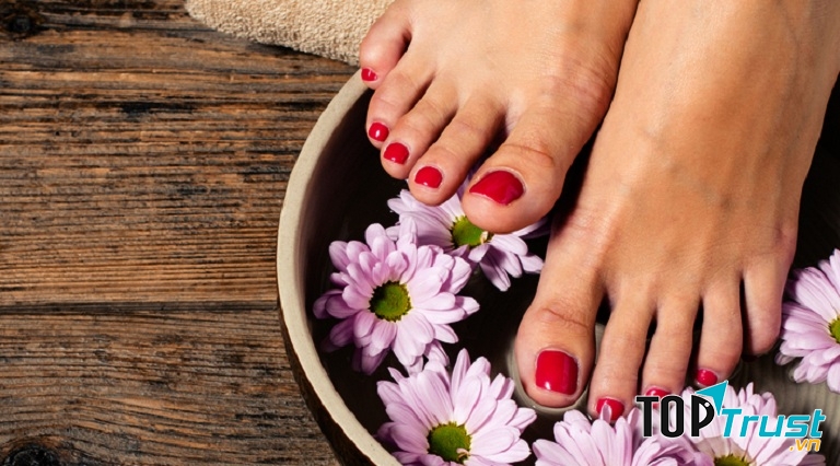 Bài thuốc ngâm chân trị phong tê thấp hiệu quả nhất