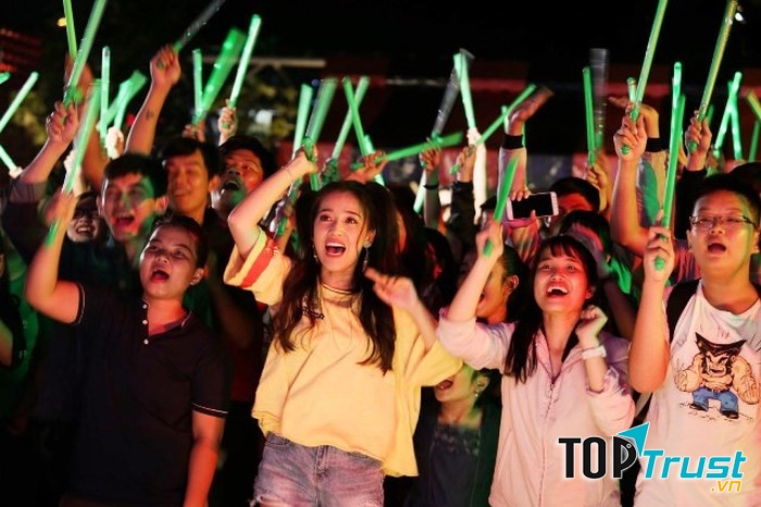 Bài văn nghị luận về Thần tượng của giới trẻ hiện nay hay nhất