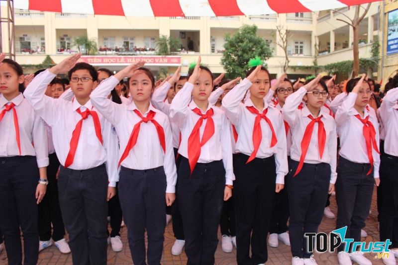 Bài văn viết về chiếc khăn quàng đỏ hay nhất