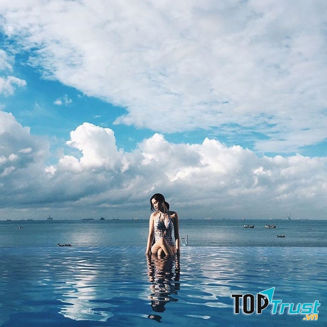 Bể bơi vô cực thu hút giới trẻ nhất ở Việt Nam