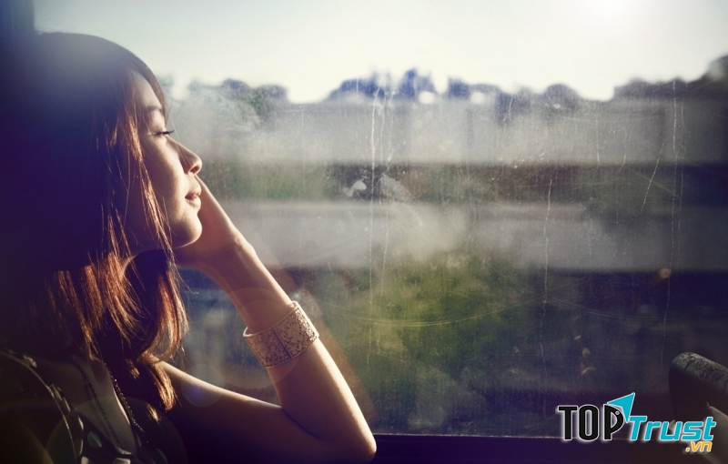 Biểu hiện chứng tỏ người con gái yêu bạn thật lòng