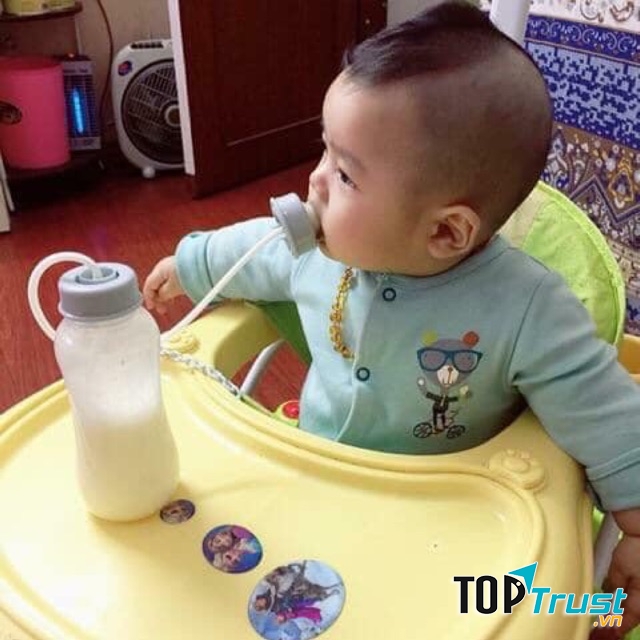 Bình sữa rảnh tay cho bé tốt nhất hiện nay