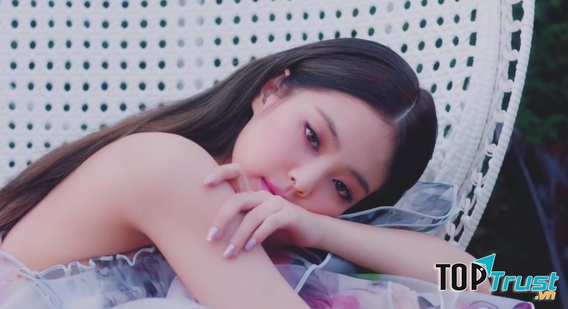 Ca khúc K-pop solo đạt lượng Stream khủng nhất Spotify