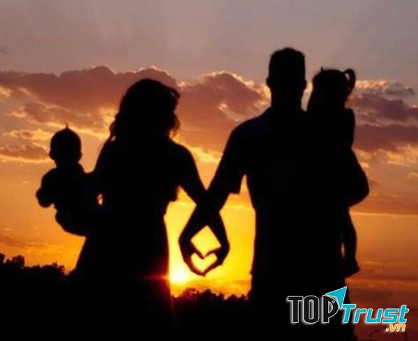 Cách giúp con sử dụng điện thoại và máy tính phù hợp, không bị nghiện thế giới ảo