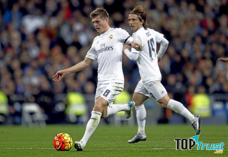 Cặp tiền vệ trung tâm xuất sắc nhất trong bóng đá thế giới