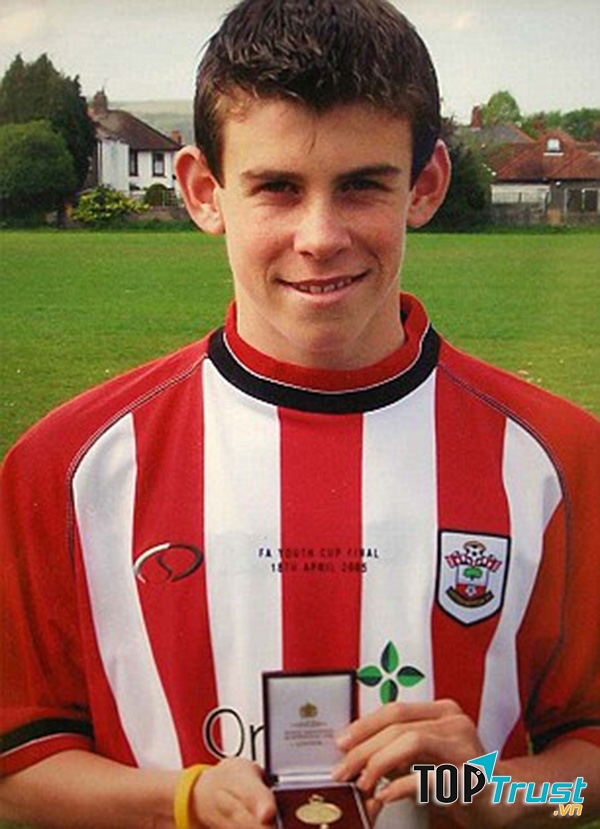 Cầu thủ xuất sắc nhất trưởng thành từ lò đào tạo trẻ của Southampton