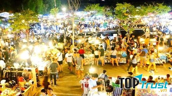 Chợ đầu mối lớn nhất Việt Nam